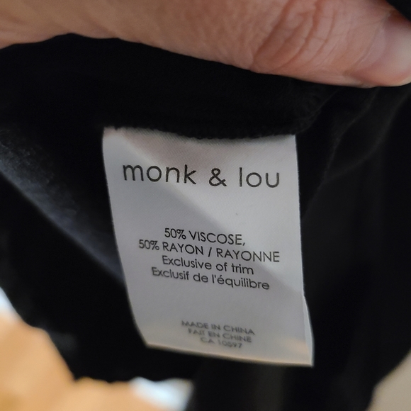 Monk & lou Sleeveless Black Dress with Lace - Picture 4 of 6